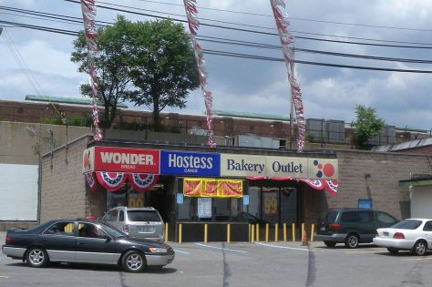 1024px-Wonder_Hostess_Bakery_Outlet_Drake_Av_jeh