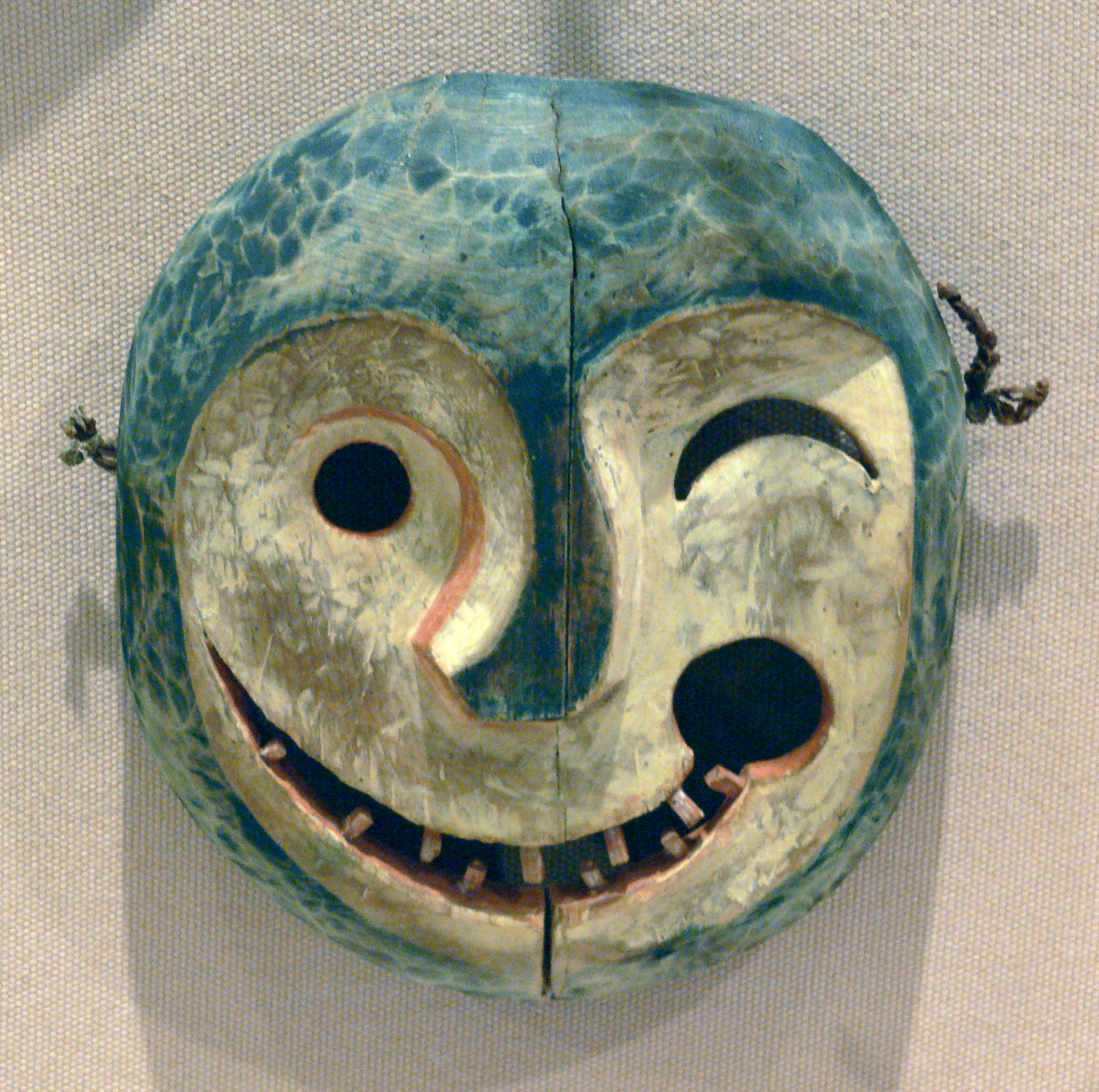 Alaska_Mask_tunghak_DMA_1982-82