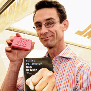 chuck-palahniuk-shutterstock_137878085-600x600jpg