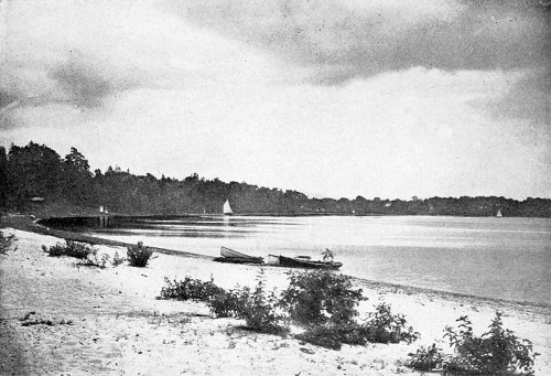 800px-Lake_Ronkonkoma,_New_York_(1901)