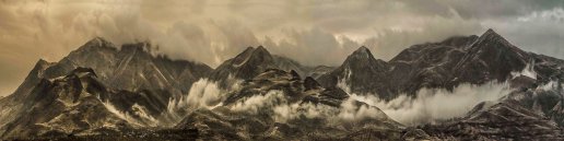 Scary_Mountains_(58336408)