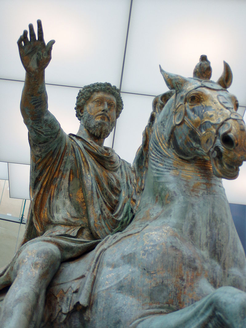 800px-Statua_Marco_Aurelio_Musei_Capitolini_Fronte2