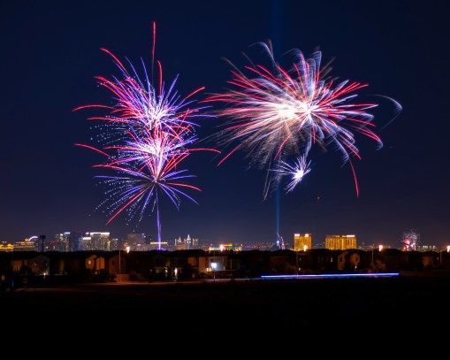 2018_-_Fireworks_over_Vegas