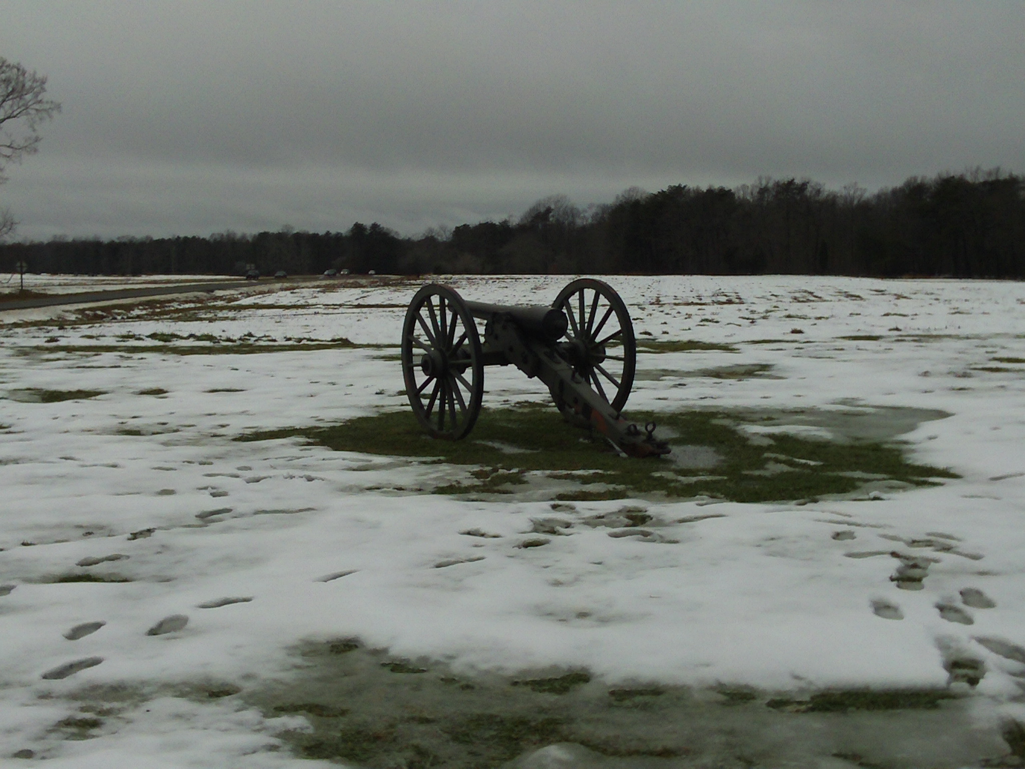 A_cannon_on_the_Chancellorsville_battlefield