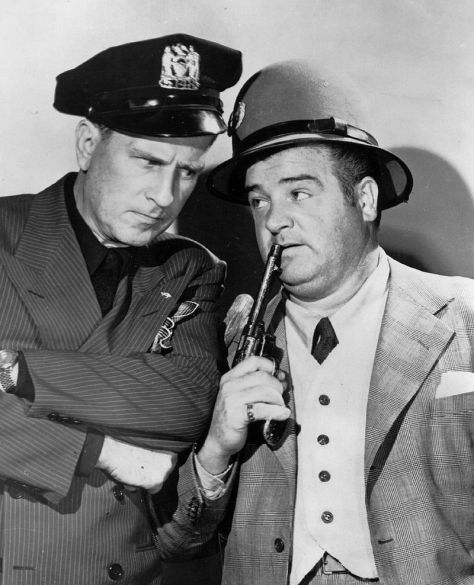 800px-Abbott_and_Costello_circa_1940s