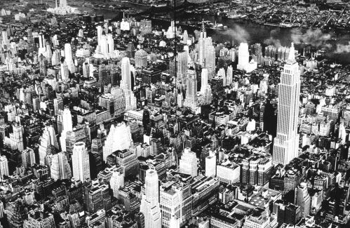1024px-The_center_of_New_York_1932