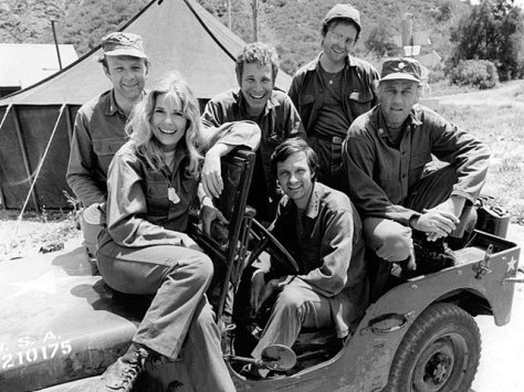 640px-MASH_TV_cast_1974