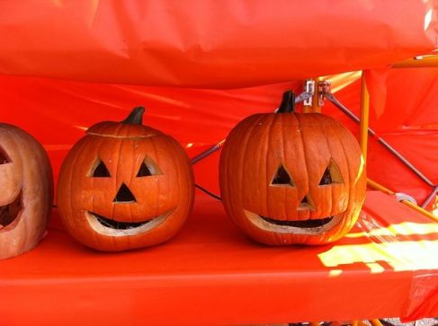 Three_Jack_O'_Lanterns