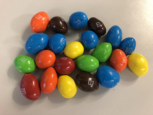 2019-01-29_18_08_10_Peanut_M&M's_in_the_Dulles_section_of_Sterling,_Loudoun_County,_Virginia